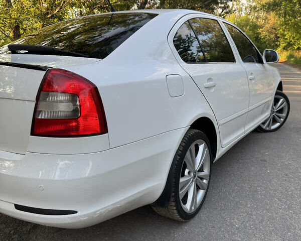 Білий Шкода Октавія, об'ємом двигуна 1.8 л та пробігом 303 тис. км за 6899 $, фото 8 на Automoto.ua