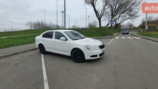 Белый Шкода Октавия, объемом двигателя 1.6 л и пробегом 240 тыс. км за 7600 $, фото 4 на Automoto.ua