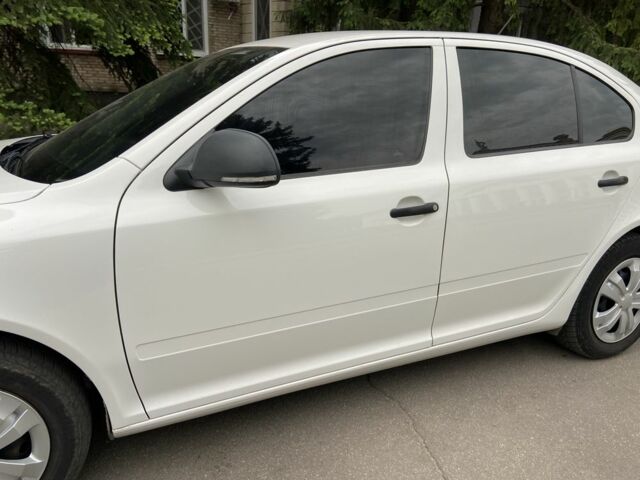 Белый Шкода Октавия, объемом двигателя 1.6 л и пробегом 151 тыс. км за 7700 $, фото 17 на Automoto.ua