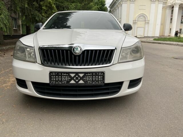 Белый Шкода Октавия, объемом двигателя 1.6 л и пробегом 151 тыс. км за 7700 $, фото 2 на Automoto.ua