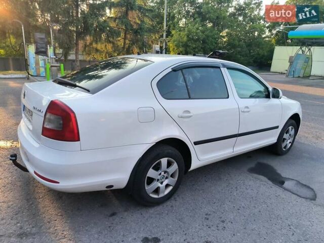 Белый Шкода Октавия, объемом двигателя 1.6 л и пробегом 70 тыс. км за 5850 $, фото 5 на Automoto.ua