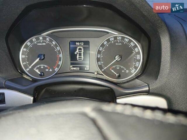 Белый Шкода Октавия, объемом двигателя 1.6 л и пробегом 209 тыс. км за 8700 $, фото 10 на Automoto.ua