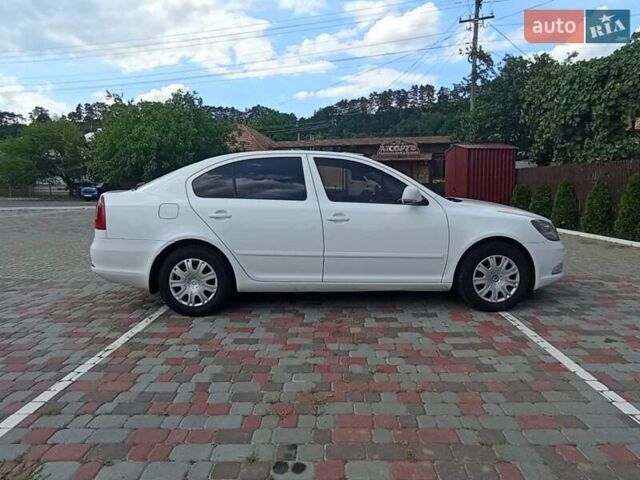 Шкода Октавия 2011 в Полтаве на Automoto.ua Белый Шкода Октавия, объемом двигателя 1.6 л и пробегом 300 тыс. км за 8500 $, фото 3 на Automoto.ua