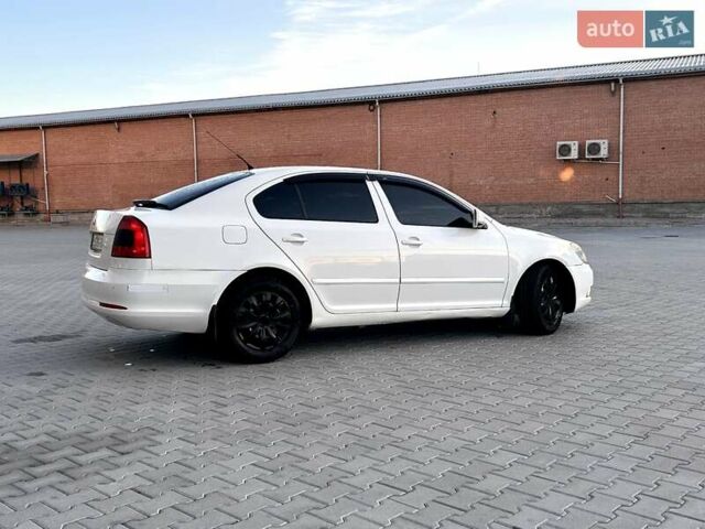 Білий Шкода Октавія, об'ємом двигуна 1.6 л та пробігом 312 тис. км за 6800 $, фото 9 на Automoto.ua