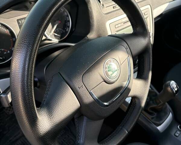 Білий Шкода Октавія, об'ємом двигуна 1.6 л та пробігом 76 тис. км за 9900 $, фото 13 на Automoto.ua