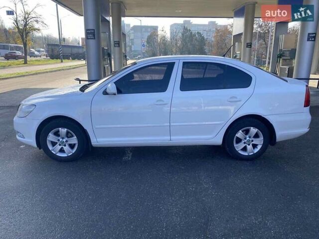 Белый Шкода Октавия, объемом двигателя 1.6 л и пробегом 195 тыс. км за 7800 $, фото 12 на Automoto.ua