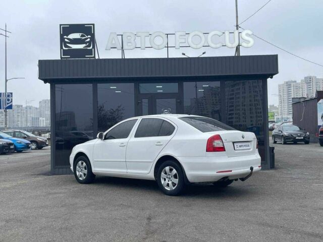 Белый Шкода Октавия, объемом двигателя 1.8 л и пробегом 155 тыс. км за 7990 $, фото 4 на Automoto.ua