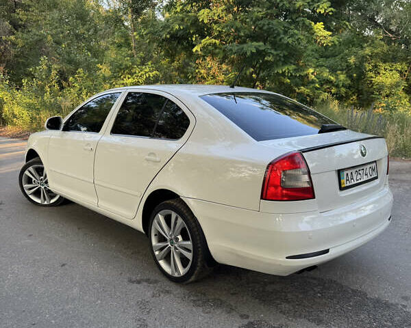 Білий Шкода Октавія, об'ємом двигуна 1.8 л та пробігом 303 тис. км за 6899 $, фото 6 на Automoto.ua