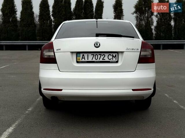 Білий Шкода Октавія, об'ємом двигуна 1.6 л та пробігом 282 тис. км за 5799 $, фото 17 на Automoto.ua