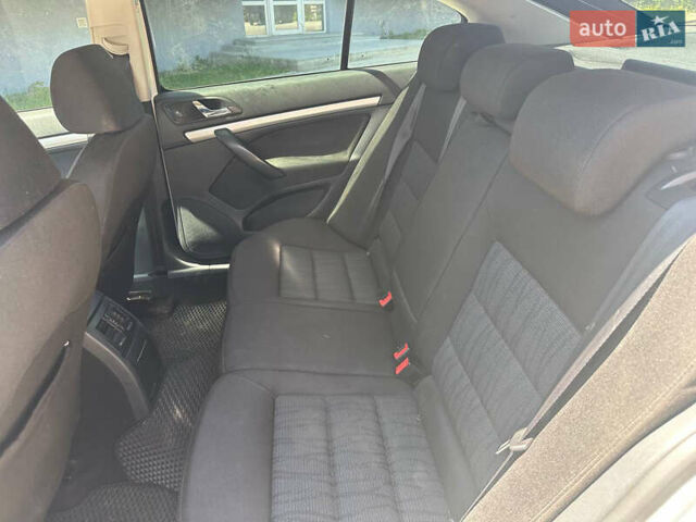 Шкода Октавия 2011 в Черновцах на Automoto.ua Белый Шкода Октавия, объемом двигателя 1.8 л и пробегом 258 тыс. км за 6500 $, фото 8 на Automoto.ua