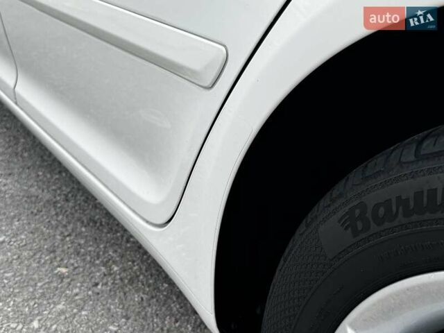Шкода Октавия 2011 в Самборе на Automoto.ua Белый Шкода Октавия, объемом двигателя 1.97 л и пробегом 272 тыс. км за 10400 $, фото 8 на Automoto.ua