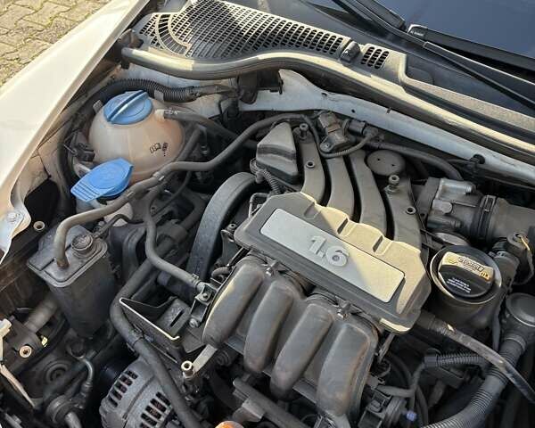 Білий Шкода Октавія, об'ємом двигуна 1.6 л та пробігом 76 тис. км за 9900 $, фото 9 на Automoto.ua