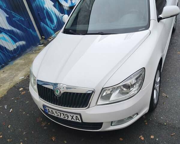 Белый Шкода Октавия, объемом двигателя 1.6 л и пробегом 209 тыс. км за 8700 $, фото 17 на Automoto.ua
