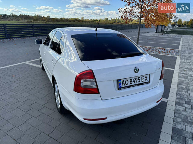 Белый Шкода Октавия, объемом двигателя 1.6 л и пробегом 242 тыс. км за 8100 $, фото 6 на Automoto.ua