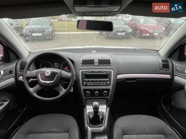 Белый Шкода Октавия, объемом двигателя 1.8 л и пробегом 155 тыс. км за 7990 $, фото 12 на Automoto.ua