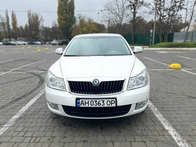 Белый Шкода Октавия, объемом двигателя 1.8 л и пробегом 180 тыс. км за 7200 $, фото 2 на Automoto.ua