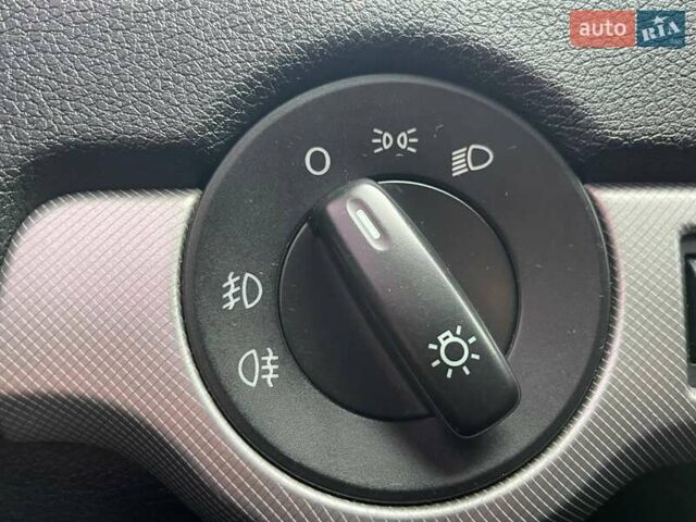 Белый Шкода Октавия, объемом двигателя 1.8 л и пробегом 155 тыс. км за 7990 $, фото 17 на Automoto.ua