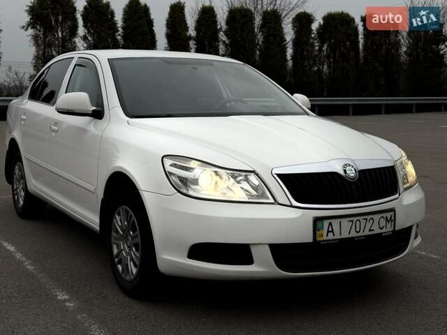 Білий Шкода Октавія, об'ємом двигуна 1.6 л та пробігом 282 тис. км за 5799 $, фото 38 на Automoto.ua