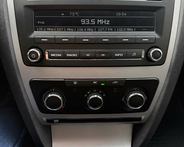 Білий Шкода Октавія, об'ємом двигуна 1.6 л та пробігом 260 тис. км за 7900 $, фото 29 на Automoto.ua