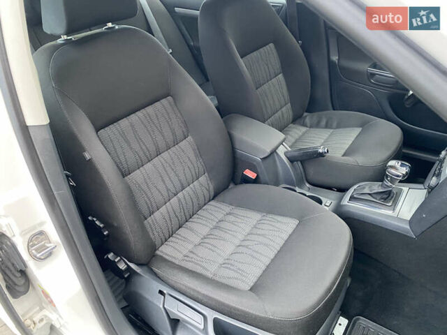 Білий Шкода Октавія, об'ємом двигуна 1.6 л та пробігом 189 тис. км за 8999 $, фото 18 на Automoto.ua