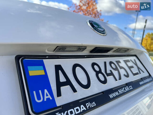 Белый Шкода Октавия, объемом двигателя 1.6 л и пробегом 242 тыс. км за 8100 $, фото 16 на Automoto.ua