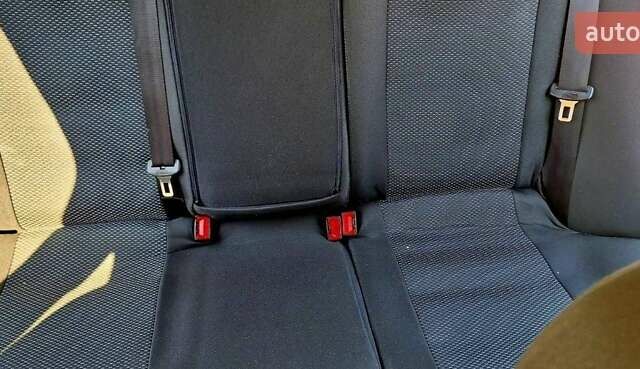 Білий Шкода Октавія, об'ємом двигуна 1.6 л та пробігом 138 тис. км за 7600 $, фото 5 на Automoto.ua