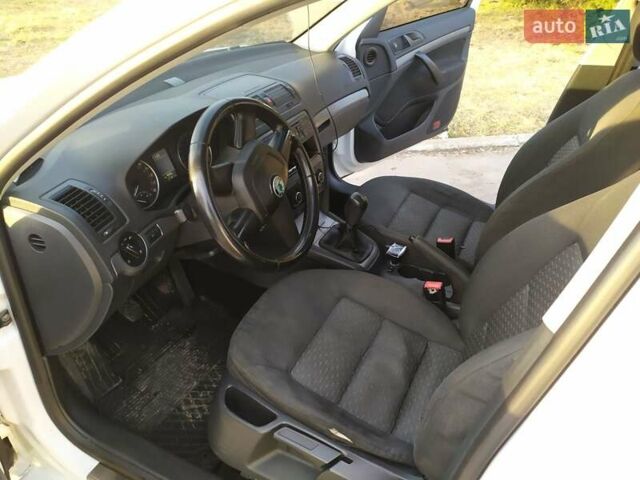 Білий Шкода Октавія, об'ємом двигуна 1.6 л та пробігом 314 тис. км за 7600 $, фото 7 на Automoto.ua