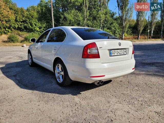 Белый Шкода Октавия, объемом двигателя 1.6 л и пробегом 208 тыс. км за 7500 $, фото 2 на Automoto.ua