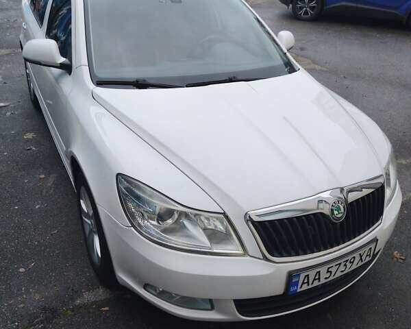 Белый Шкода Октавия, объемом двигателя 1.6 л и пробегом 209 тыс. км за 8700 $, фото 18 на Automoto.ua