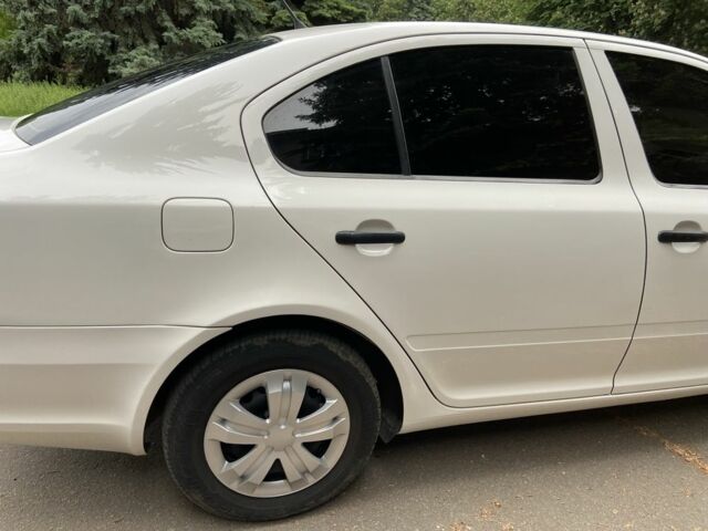 Белый Шкода Октавия, объемом двигателя 1.6 л и пробегом 151 тыс. км за 7700 $, фото 3 на Automoto.ua