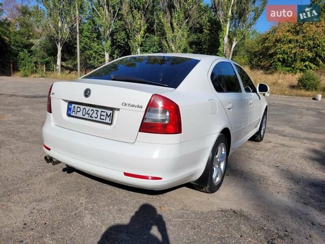 Белый Шкода Октавия, объемом двигателя 1.6 л и пробегом 208 тыс. км за 7500 $, фото 7 на Automoto.ua