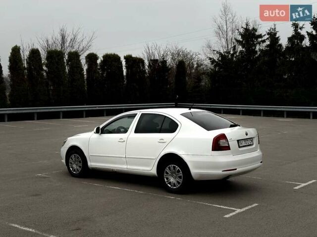 Білий Шкода Октавія, об'ємом двигуна 1.6 л та пробігом 282 тис. км за 5799 $, фото 6 на Automoto.ua
