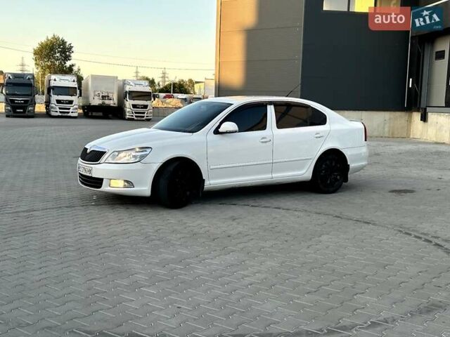 Білий Шкода Октавія, об'ємом двигуна 1.6 л та пробігом 312 тис. км за 6800 $, фото 3 на Automoto.ua