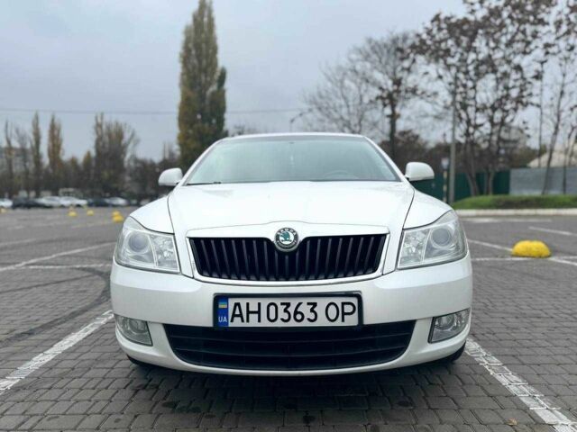 Белый Шкода Октавия, объемом двигателя 1.8 л и пробегом 180 тыс. км за 7200 $, фото 3 на Automoto.ua