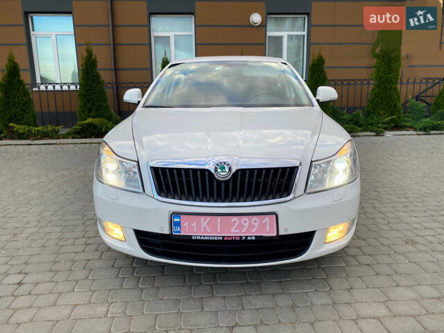Білий Шкода Октавія, об'ємом двигуна 1.6 л та пробігом 189 тис. км за 8999 $, фото 2 на Automoto.ua