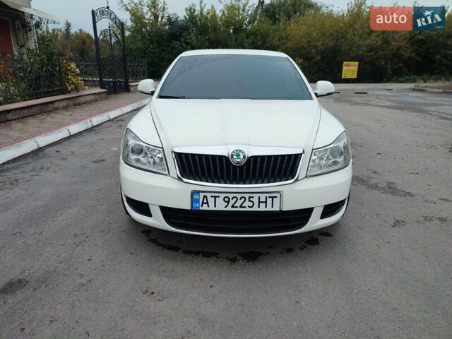 Белый Шкода Октавия, объемом двигателя 1.6 л и пробегом 220 тыс. км за 7399 $, фото 13 на Automoto.ua