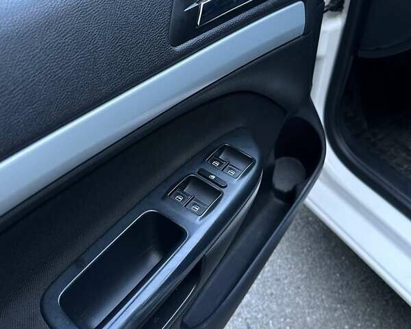 Білий Шкода Октавія, об'ємом двигуна 1.8 л та пробігом 184 тис. км за 8500 $, фото 13 на Automoto.ua