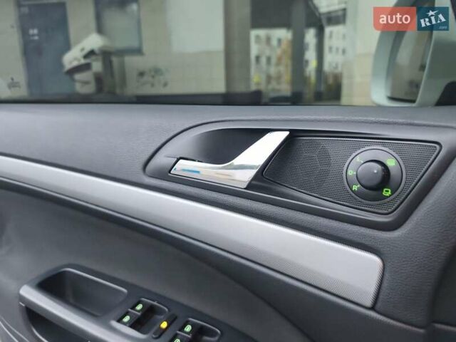 Белый Шкода Октавия, объемом двигателя 1.6 л и пробегом 209 тыс. км за 8700 $, фото 1 на Automoto.ua