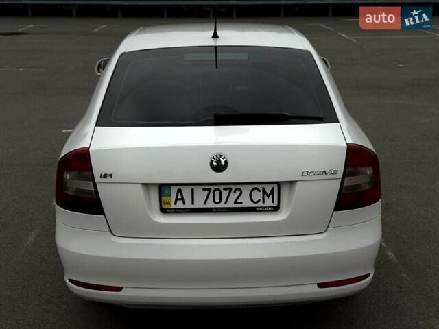 Білий Шкода Октавія, об'ємом двигуна 1.6 л та пробігом 282 тис. км за 5799 $, фото 21 на Automoto.ua
