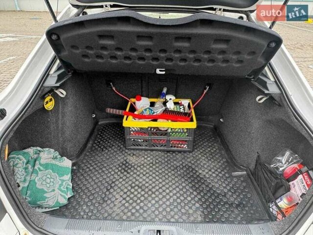 Белый Шкода Октавия, объемом двигателя 1.8 л и пробегом 180 тыс. км за 7200 $, фото 8 на Automoto.ua