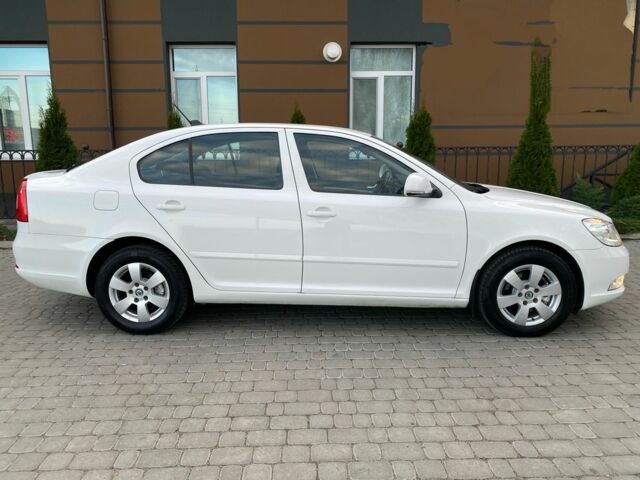 Белый Шкода Октавия, объемом двигателя 1.6 л и пробегом 189 тыс. км за 8999 $, фото 3 на Automoto.ua