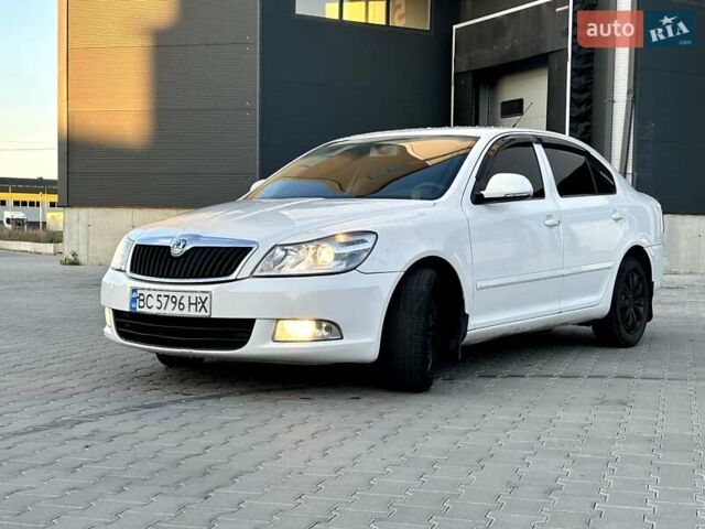 Білий Шкода Октавія, об'ємом двигуна 1.6 л та пробігом 312 тис. км за 6800 $, фото 2 на Automoto.ua