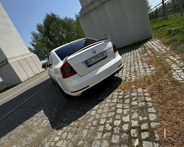 Білий Шкода Октавія, об'ємом двигуна 1.98 л та пробігом 220 тис. км за 8000 $, фото 4 на Automoto.ua