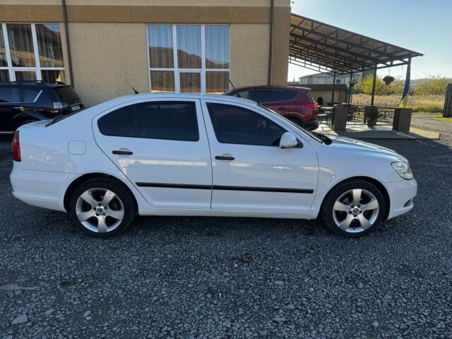 Белый Шкода Октавия, объемом двигателя 1.6 л и пробегом 380 тыс. км за 6150 $, фото 6 на Automoto.ua