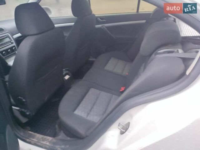 Білий Шкода Октавія, об'ємом двигуна 1.6 л та пробігом 150 тис. км за 8500 $, фото 8 на Automoto.ua