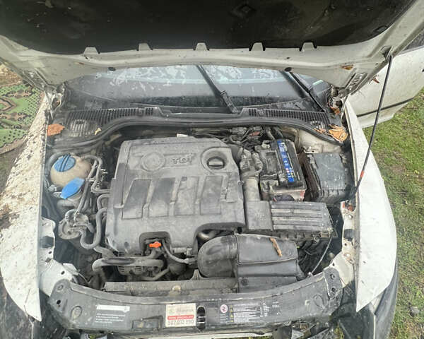 Белый Шкода Октавия, объемом двигателя 1.6 л и пробегом 288 тыс. км за 5500 $, фото 6 на Automoto.ua