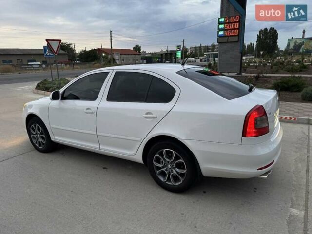 Белый Шкода Октавия, объемом двигателя 1.97 л и пробегом 246 тыс. км за 8400 $, фото 5 на Automoto.ua