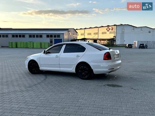 Білий Шкода Октавія, об'ємом двигуна 1.6 л та пробігом 312 тис. км за 6800 $, фото 5 на Automoto.ua