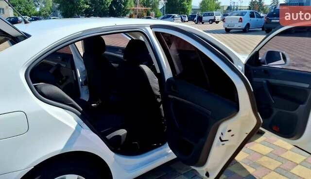 Білий Шкода Октавія, об'ємом двигуна 1.6 л та пробігом 138 тис. км за 7600 $, фото 7 на Automoto.ua