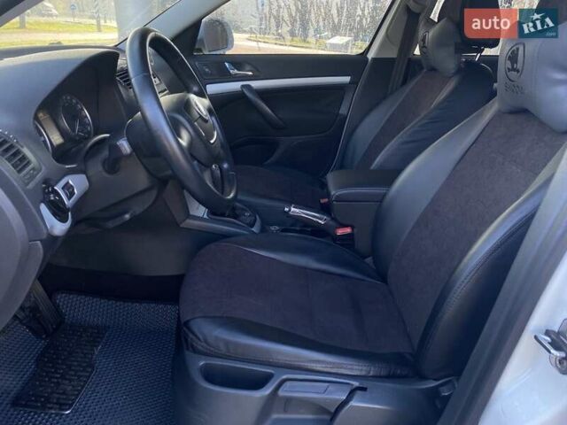 Белый Шкода Октавия, объемом двигателя 1.6 л и пробегом 195 тыс. км за 7800 $, фото 15 на Automoto.ua